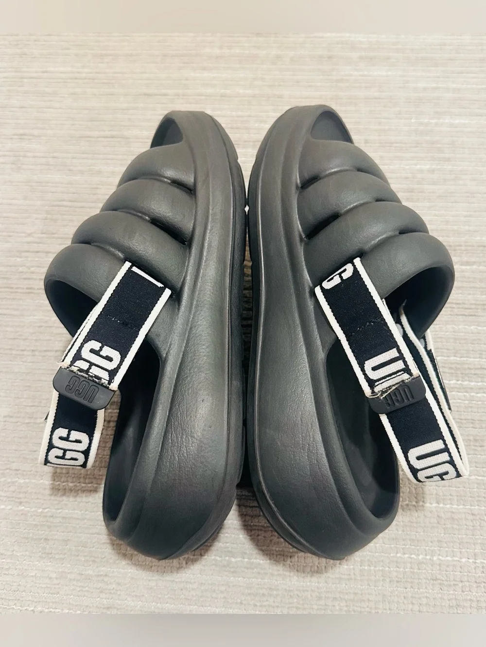 UGG Kids Sport Yeah Clog Slide Sandals Black Foam Size US 2K / EU 33.5